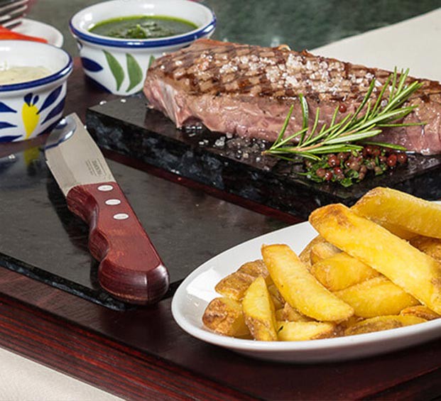 US Beef auf heißem Stein und leckeren Beilagen