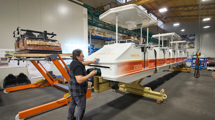 Vestibulum tortor quam, feugiat vitae, ultricies eget, tempor sit amet, ante.