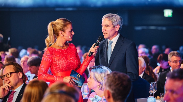 Vestibulum tortor quam, feugiat vitae, ultricies eget, tempor sit amet, ante.