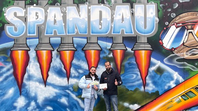 Gewinnübergabe bei Mr. Wash in Berlin Spandau