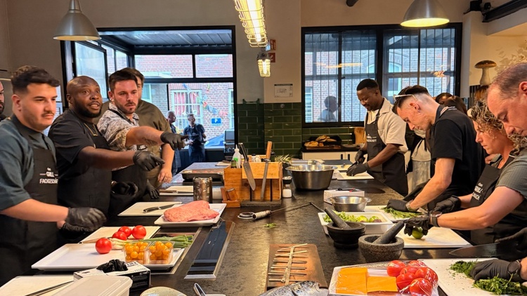 Team Mr. Wash und macOIL Krefeld beim Grill-Event