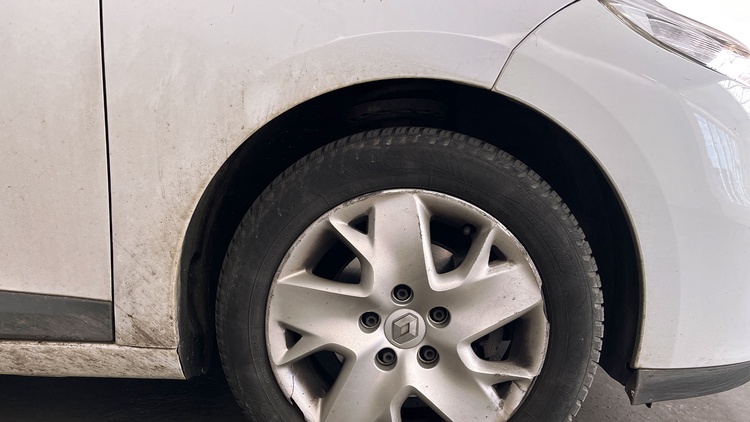 Felgenkasten vor der Wäsche bei Mr. Wash