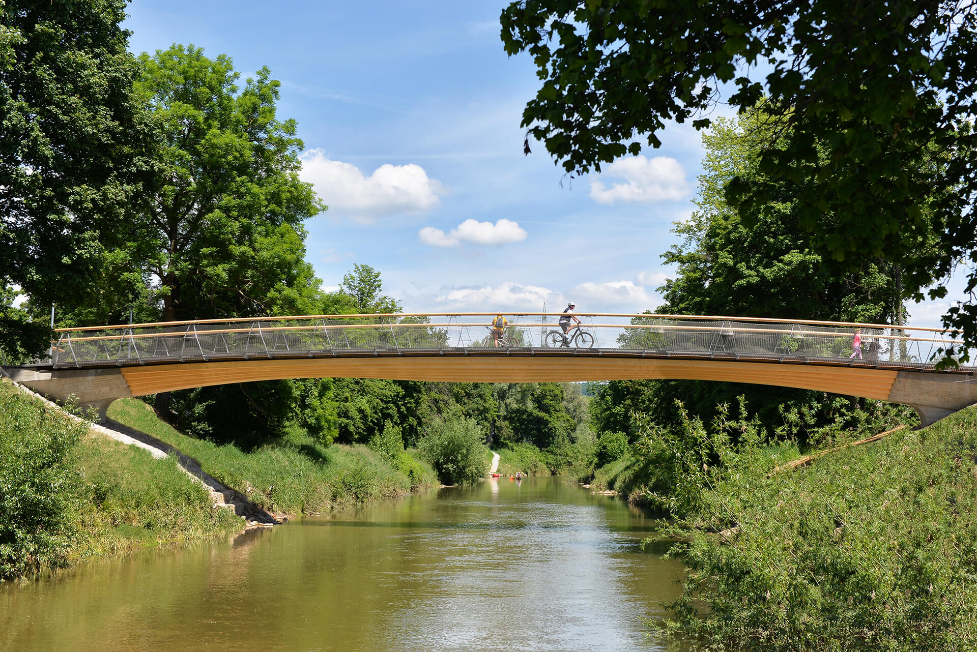 Innovativer und formschöner Brückentypus - die Stuttgarter Holzbrücke