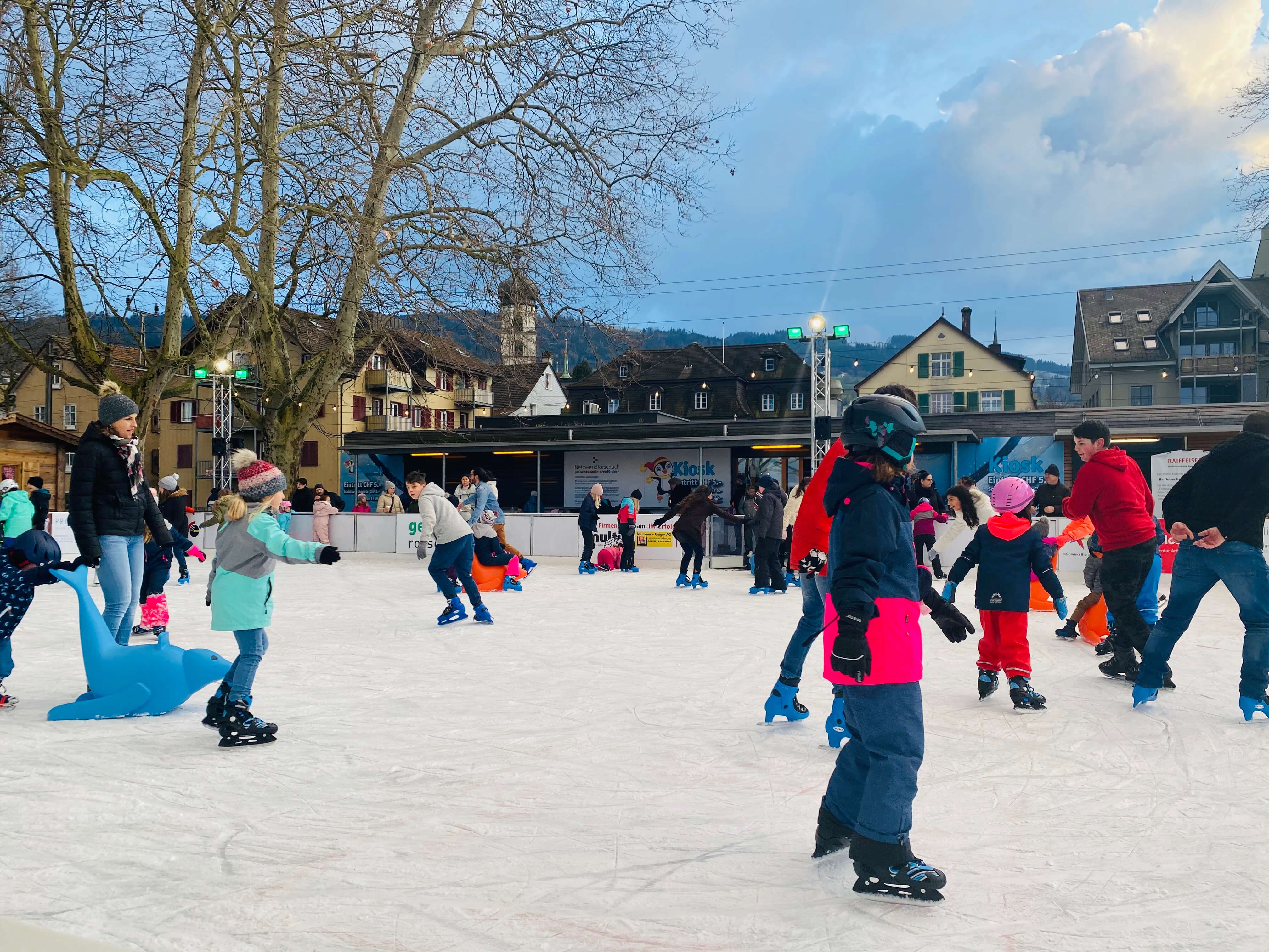 eisfläche, schlittschuhlaufen, tagsüber