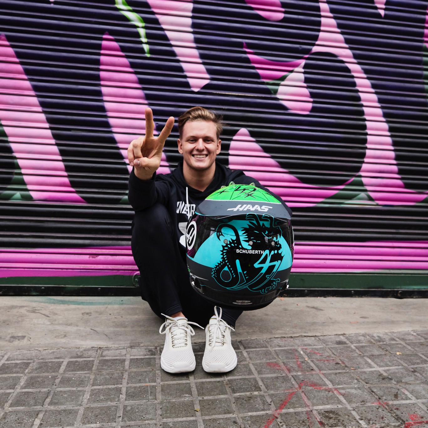 mick mit helm
